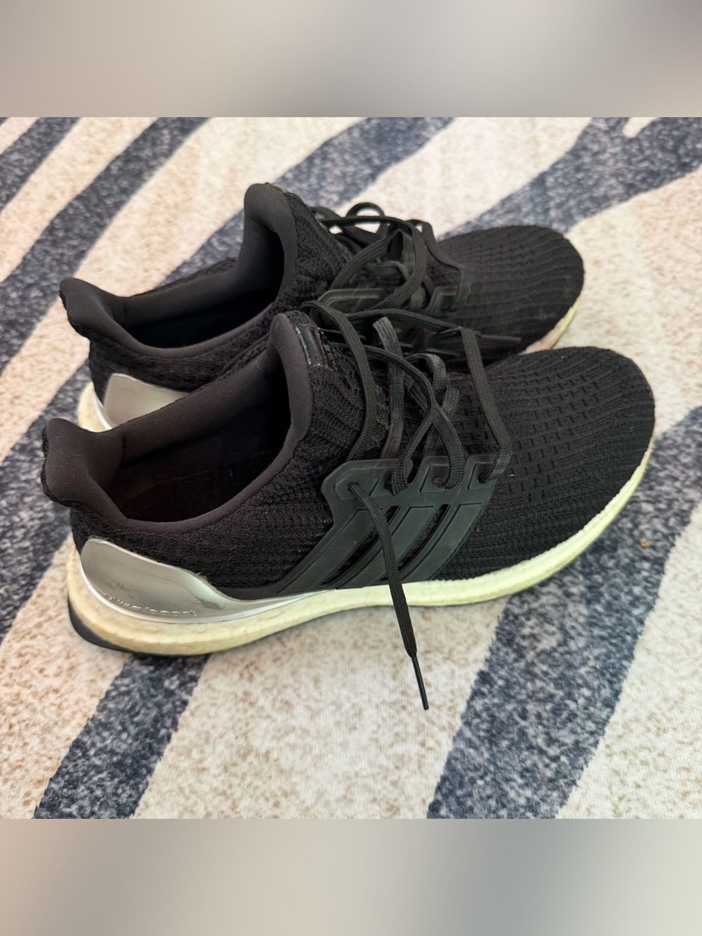 Adidas UltraBoost 4.0 Black Silver Mens Size 6 Running Shoes